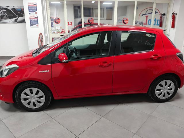 TOYOTA Yaris 1.5 Hybrid 5 porte Lounge Immagine 2