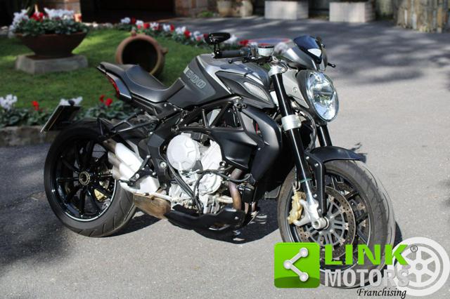 MV AGUSTA Brutale 800 Dragster BRUTALE 800 DRAGSTER Immagine 2