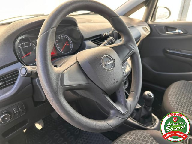 OPEL Corsa 1.2 5 porte Immagine 3