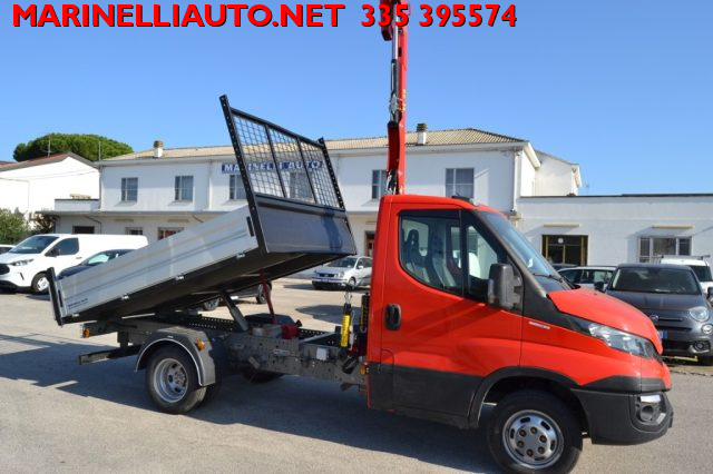 IVECO Daily 35C13 2.3 RIBALTABILE CON GRU HC38 A 3 SFILI Immagine 4