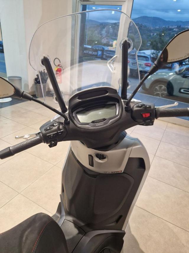 PIAGGIO Beverly 400 i.e. Beverly 400 S Immagine 4