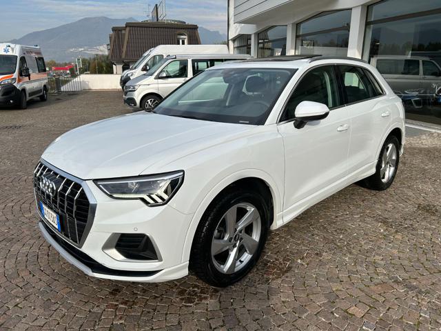 AUDI Q3 35 TDI quattro S tronic Sport Immagine 1