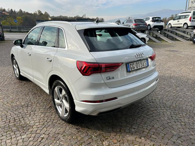 AUDI Q3 35 TDI quattro S tronic Sport Immagine 3