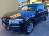 AUDI Q5 40 TDI quattro S tronic Business