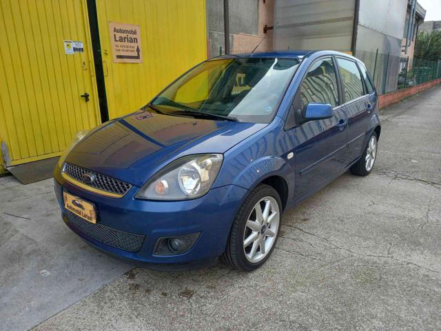 FORD Fiesta 1.2 16V 5p. Ghia   NEOPATENTATI Immagine 0