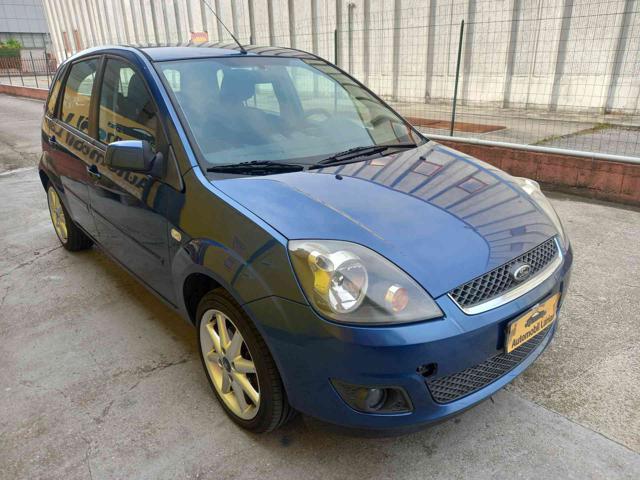 FORD Fiesta 1.2 16V 5p. Ghia   NEOPATENTATI Immagine 2