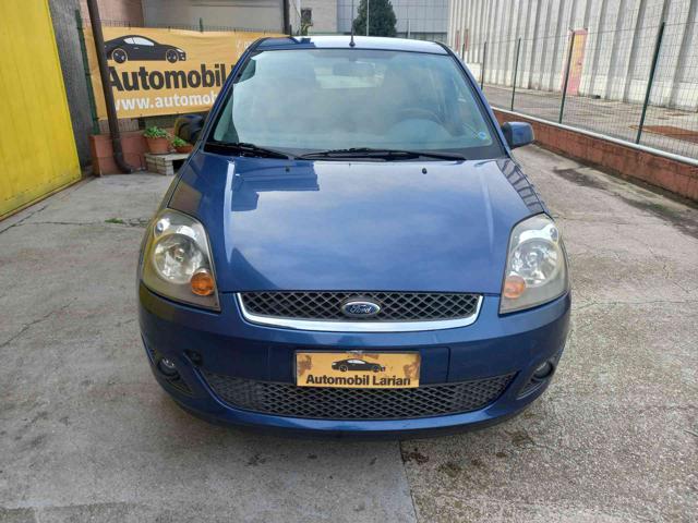 FORD Fiesta 1.2 16V 5p. Ghia   NEOPATENTATI Immagine 3