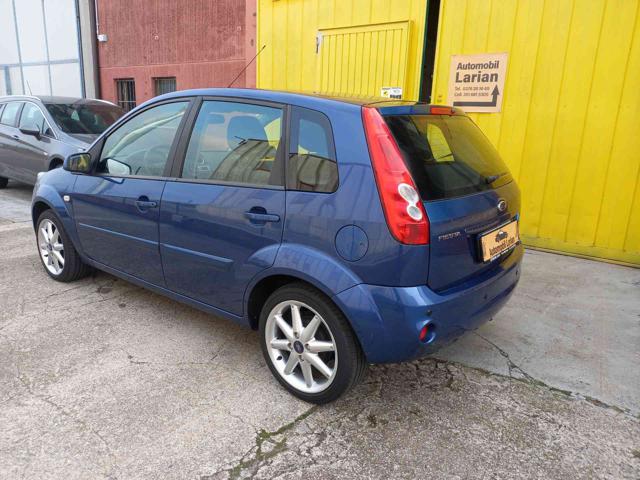 FORD Fiesta 1.2 16V 5p. Ghia   NEOPATENTATI Immagine 4