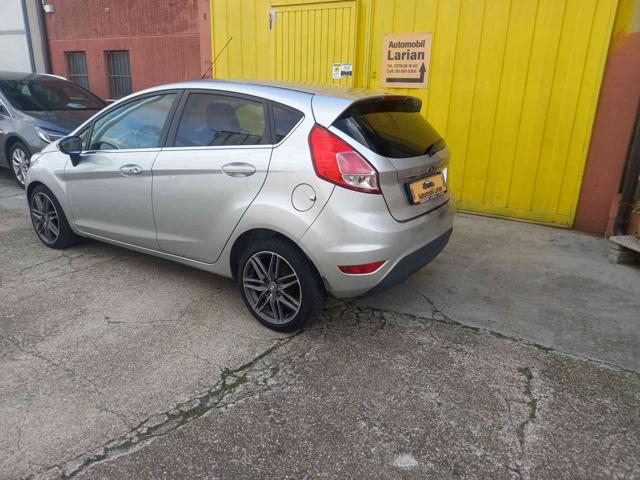 FORD Fiesta 1.5 TDCi 75CV 5 porte per neopatentati Immagine 4