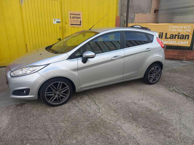 FORD Fiesta 1.5 TDCi 75CV 5 porte per neopatentati Immagine 3