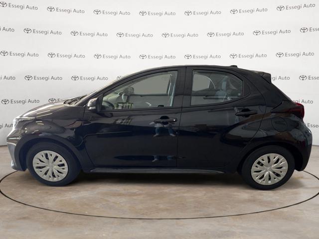 TOYOTA Yaris 1.5 Hybrid 5 porte Active Immagine 1