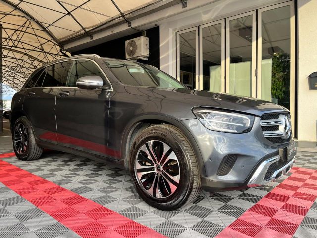 MERCEDES-BENZ GLC 220 d 4Matic Sport Immagine 2