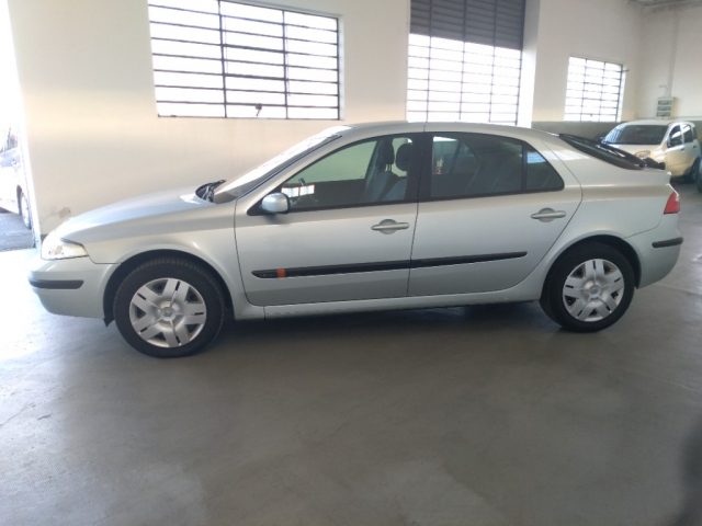 RENAULT Laguna 1.8 16V cat Initiale Immagine 2