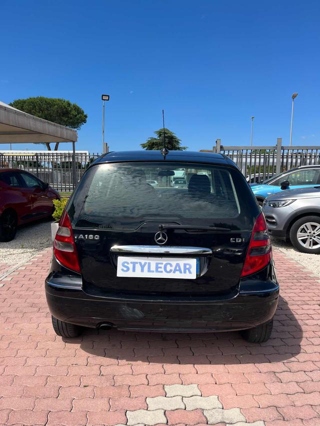 MERCEDES-BENZ A 180 CDI Elegance Immagine 4