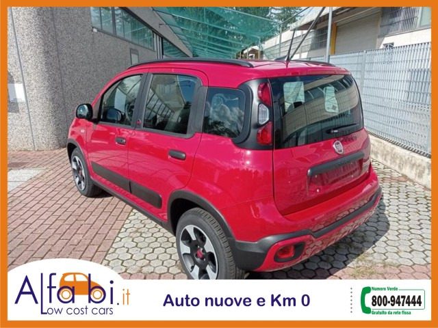 FIAT Panda 1.0 FireFly 70CV Hybrid Cross (RED) Immagine 3