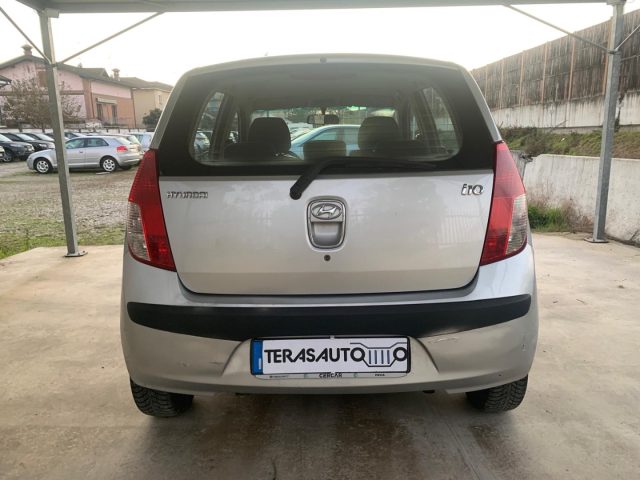 HYUNDAI i10 1.1 12V POCHI CHILOMETRI OK NEOPATENTATI Immagine 2