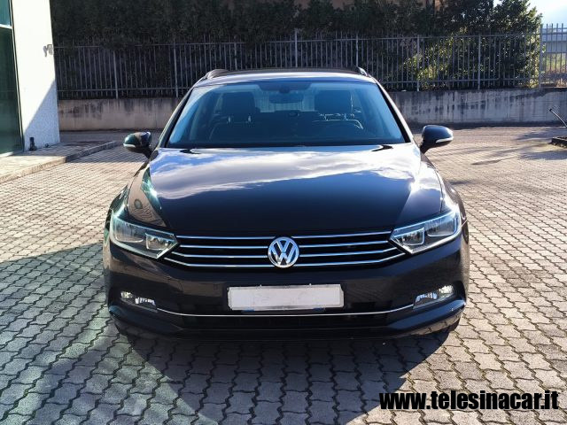 VOLKSWAGEN Passat Variant 2.0 TDI DSG Business BlueMotion Technology Immagine 2