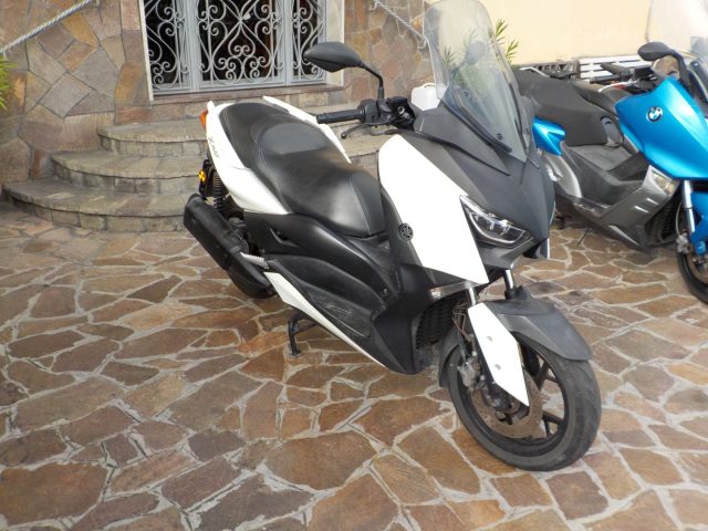 YAMAHA X-MAX 300 300 Immagine 1