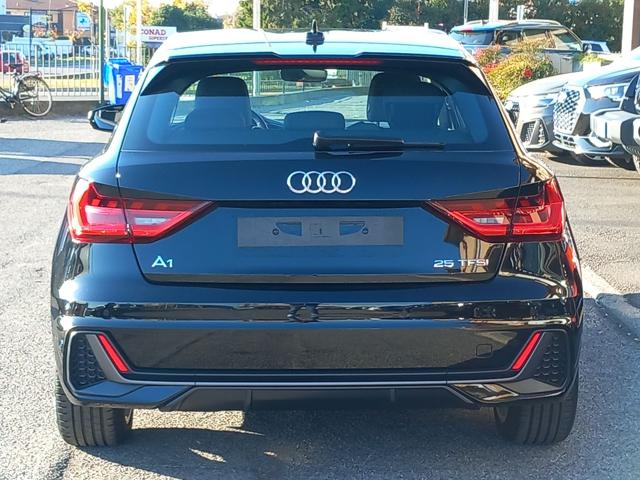 AUDI A1 SPORTBACK 25 TFSI S-LINE Adrenaline Immagine 3