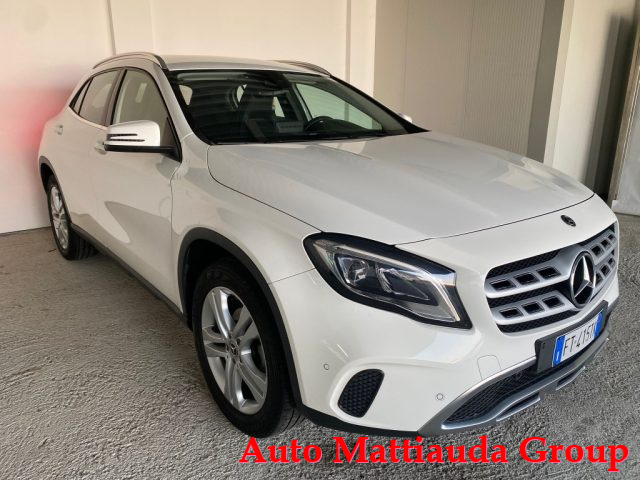 MERCEDES-BENZ GLA 200 d Automatic Sport Immagine 2