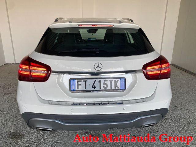 MERCEDES-BENZ GLA 200 d Automatic Sport Immagine 4