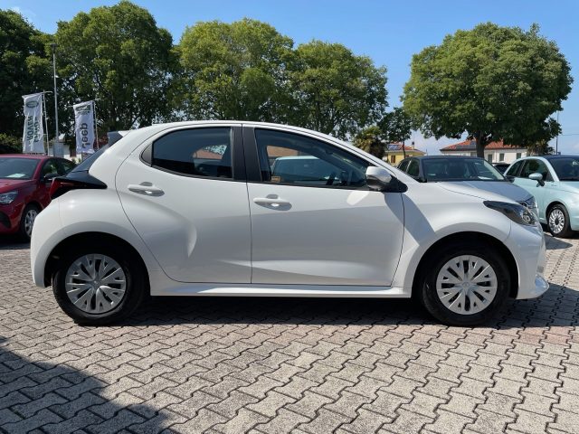 TOYOTA Yaris 1.5 Hybrid 5 porte Business Immagine 3