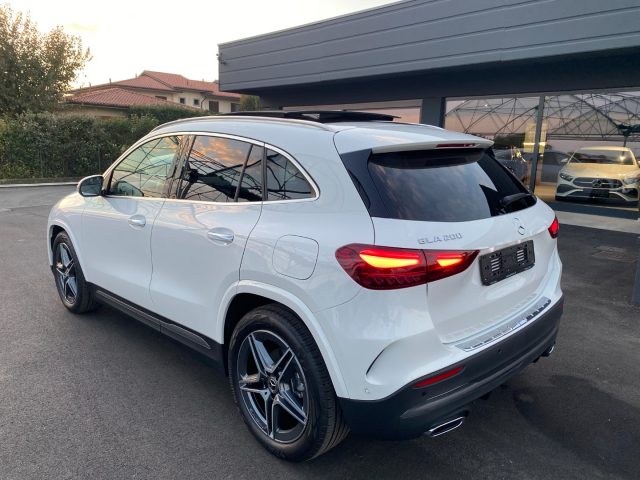 MERCEDES-BENZ GLA 200 MHEV Automatic AMGLine Advanced Plus, TETTO,NAVI Immagine 1