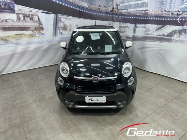 FIAT 500L 1.6 Multijet 120 CV Trekking LOUNGE TETTO RETROCAM Immagine 1