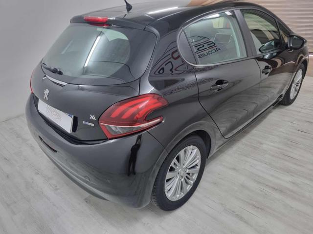 PEUGEOT 208 PureTech 82 5 porte 80.000KM Immagine 2