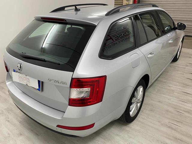 SKODA Octavia 1.6 TDI CR 105 CV DSG Wagon Elegance Immagine 2