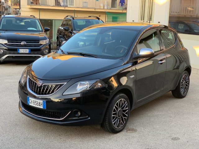 LANCIA Ypsilon 1.0 Hybrid Alberta Ferretti MHEV Immagine 2