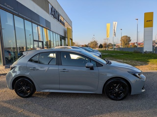 TOYOTA Corolla Hybrid Black Line Immagine 1