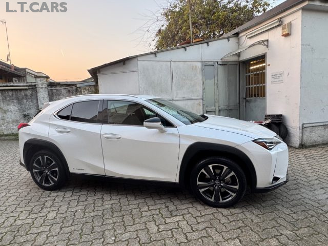 LEXUS UX Full Electric UX Hybrid Business Immagine 2