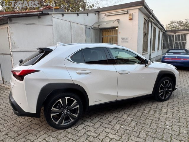 LEXUS UX Full Electric UX Hybrid Business Immagine 3