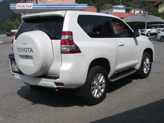 TOYOTA Land Cruiser 2.8 D4-D A/T 3 porte Lounge+ GANCIO TRAINO Immagine 3