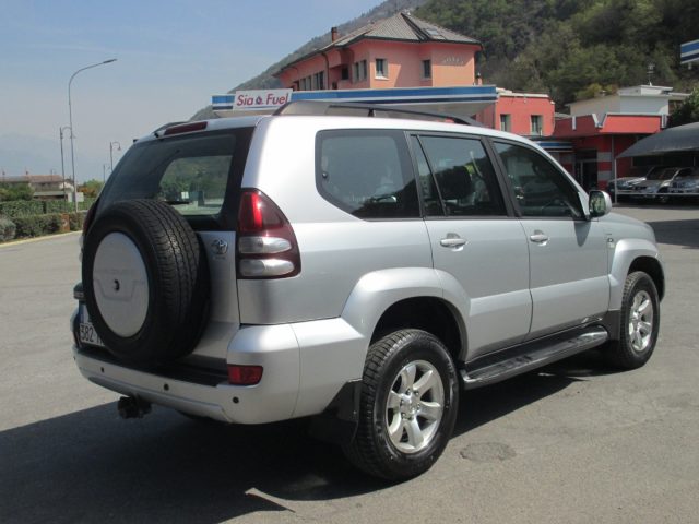 TOYOTA Land Cruiser 3.0 D-4D 16V cat 5 porte aut. Sol GANCIO TRAINO Immagine 3