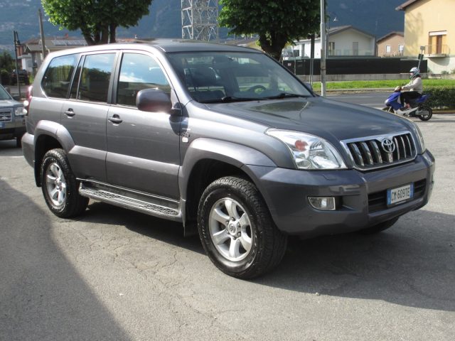 TOYOTA Land Cruiser 3.0 D-4D ASI !!! 8 POSTI !!! AUTOMATICO WAGON Immagine 2