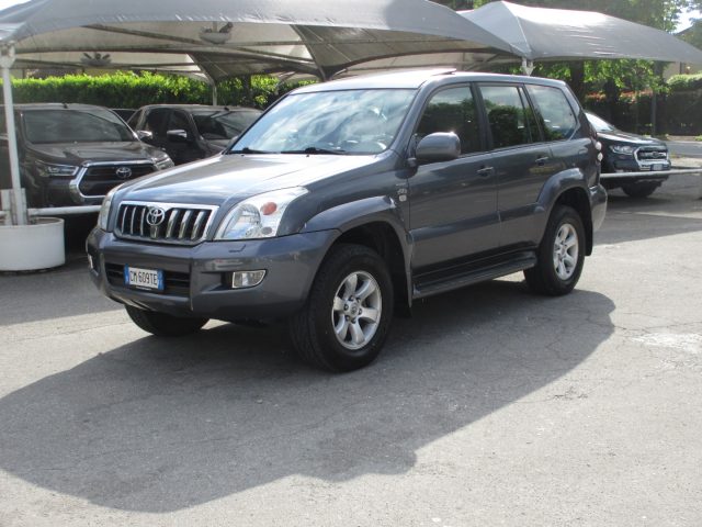 TOYOTA Land Cruiser 3.0 D-4D ASI !!! 8 POSTI !!! AUTOMATICO WAGON Immagine 0