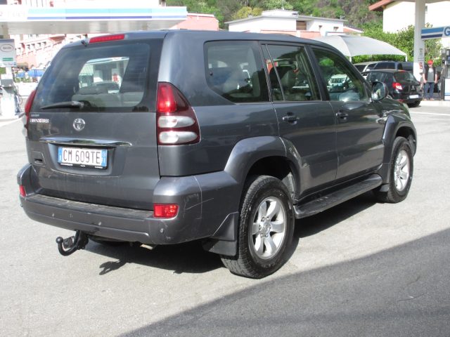 TOYOTA Land Cruiser 3.0 D-4D ASI !!! 8 POSTI !!! AUTOMATICO WAGON Immagine 3