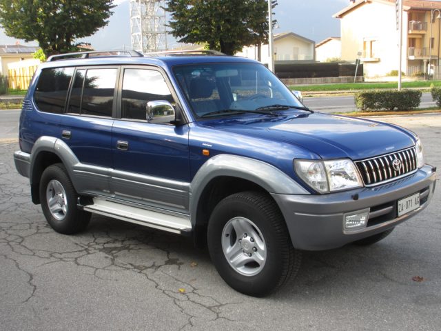 TOYOTA Land Cruiser 3.0 Tdi D-4D cat 5 porte KDJ95 GX Immagine 1