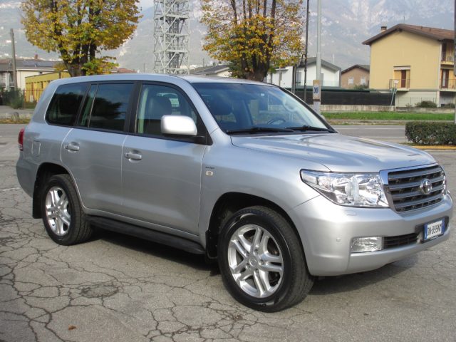 TOYOTA Land Cruiser V8 4.5 D4-D 7 posti Immagine 2