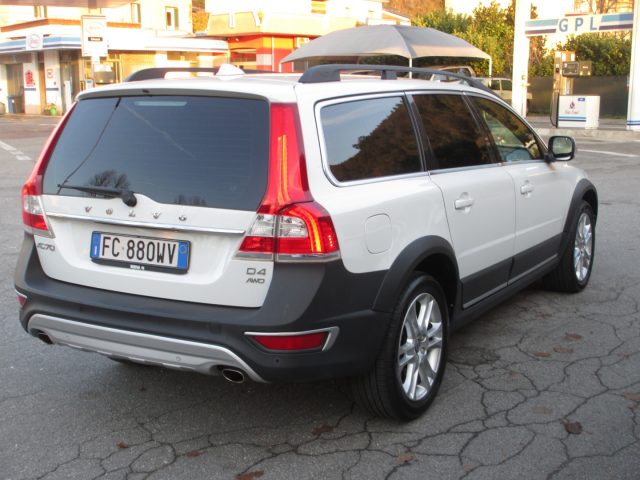 VOLVO XC70 D4 AWD Momentum Immagine 3