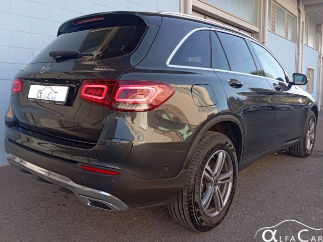 MERCEDES-BENZ GLC 300 e 4Matic EQ-Power Business Immagine 1