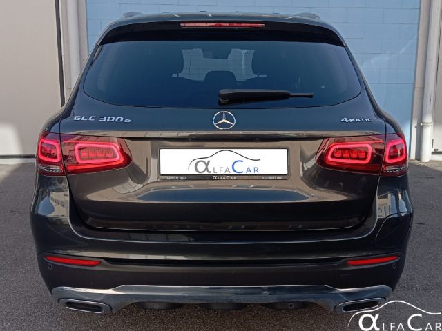 MERCEDES-BENZ GLC 300 e 4Matic EQ-Power Business Immagine 3