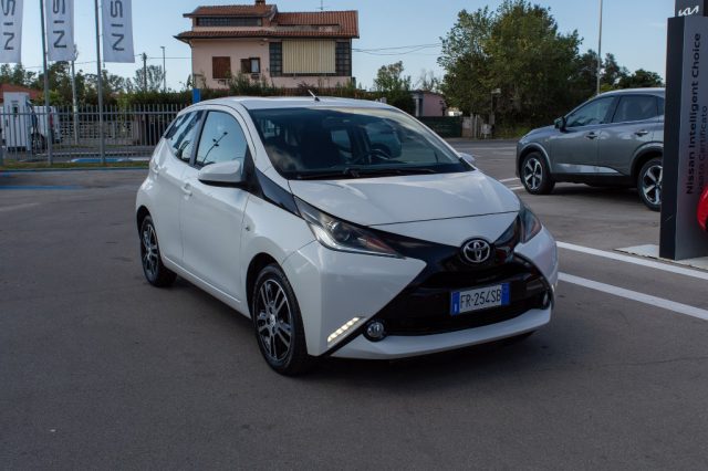 TOYOTA Aygo 1.0 VVT-i 69 CV 5 porte x-play Immagine 0