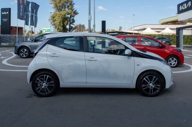 TOYOTA Aygo 1.0 VVT-i 69 CV 5 porte x-play Immagine 3