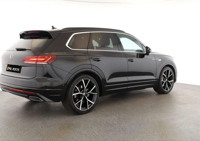 VOLKSWAGEN Touareg 3.0 V6 TDI 4M SCR R-LINE VIENNA TETTO Immagine 1