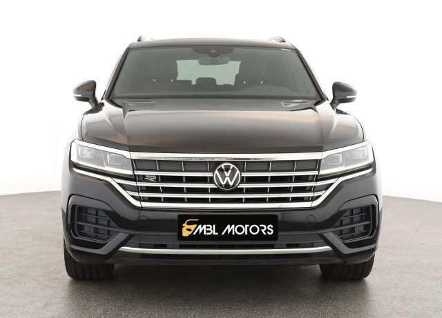 VOLKSWAGEN Touareg 3.0 V6 TDI 4M SCR R-LINE VIENNA TETTO Immagine 2