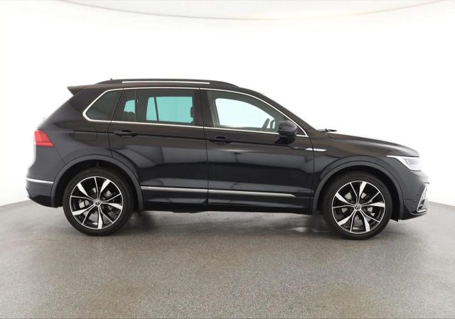 VOLKSWAGEN Tiguan 1.5 TSI 150 CV DSG R-LINE LED TETTO NAVI Immagine 3