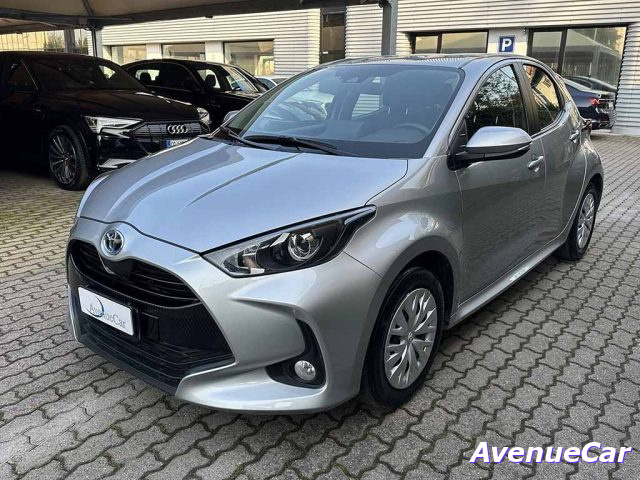 toyota yaris 1.5h active telecamera unico proprietario iva esp